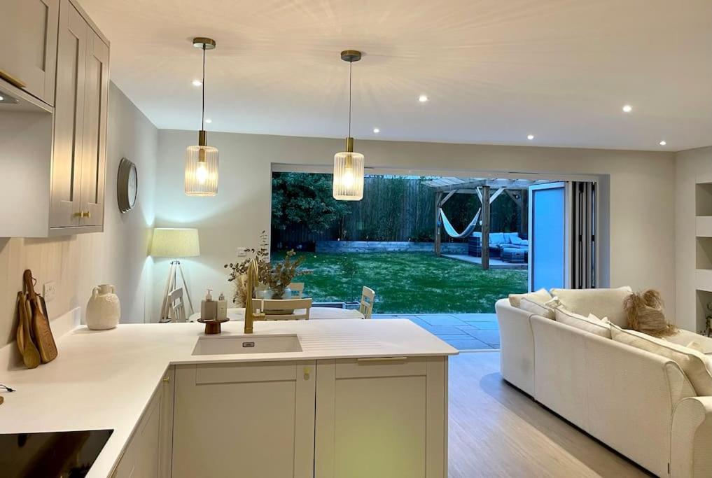 Modern, Central Bungalow With Large Garden Bournemouth Ngoại thất bức ảnh